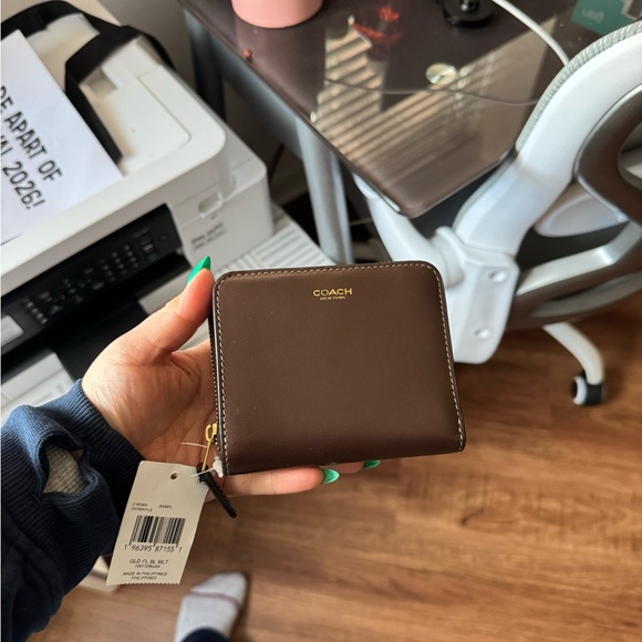 Coach Handbags - Coach Leather Zip Wallet Maple Brown Billfold NWT Compact Wristlet Style🤎